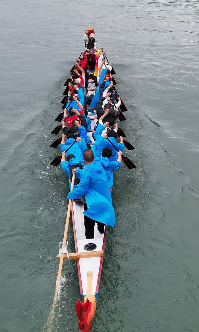 开云下载-衡阳一女村干部加入“龙超”队担任鼓手:想当好定海神针,用行动证明女子能顶半边天|龙舟|衡阳市|湖南省|洣河村|霞流镇_新浪体育_新浪新闻